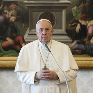 Papa Francesco, «Alla pandemia rispondiamo con la preghiera e la tenerezza»