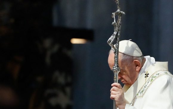 Il Papa, «Sradicare la “cultura di morte” degli abusi, no al silenzio complice»